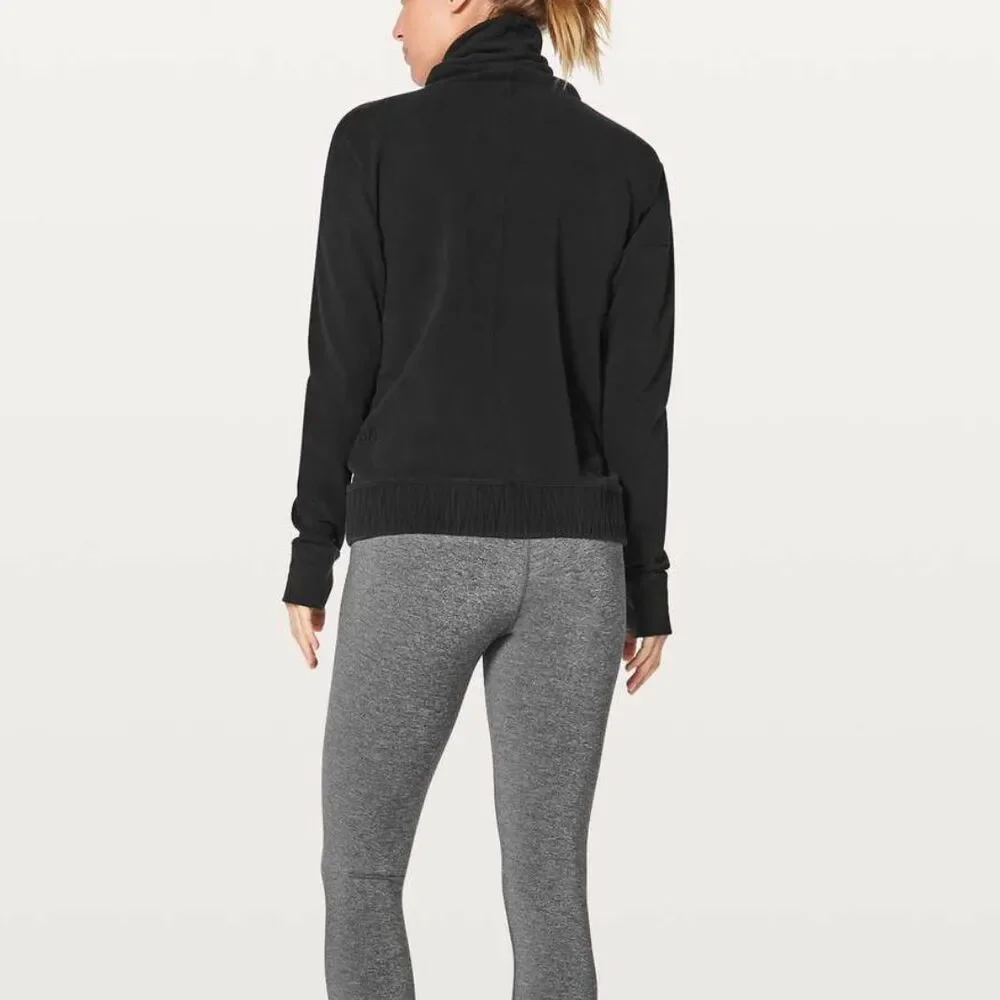 Lululemon Pullover Sweater stress less turtleneck womens Black size 6 athleisure
